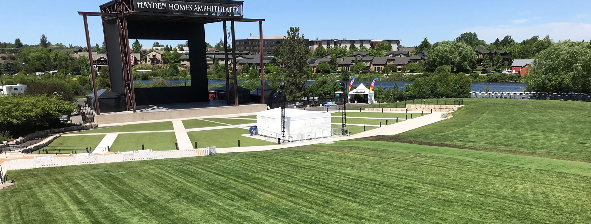 Amphitheater-turf